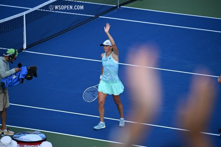 更是足球场 更是足球场